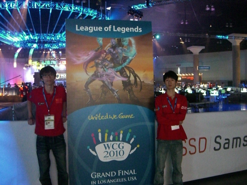 电竞圈风云：BLG战队Bin力挺世界赛阵容引争议，左手回应BUG事件